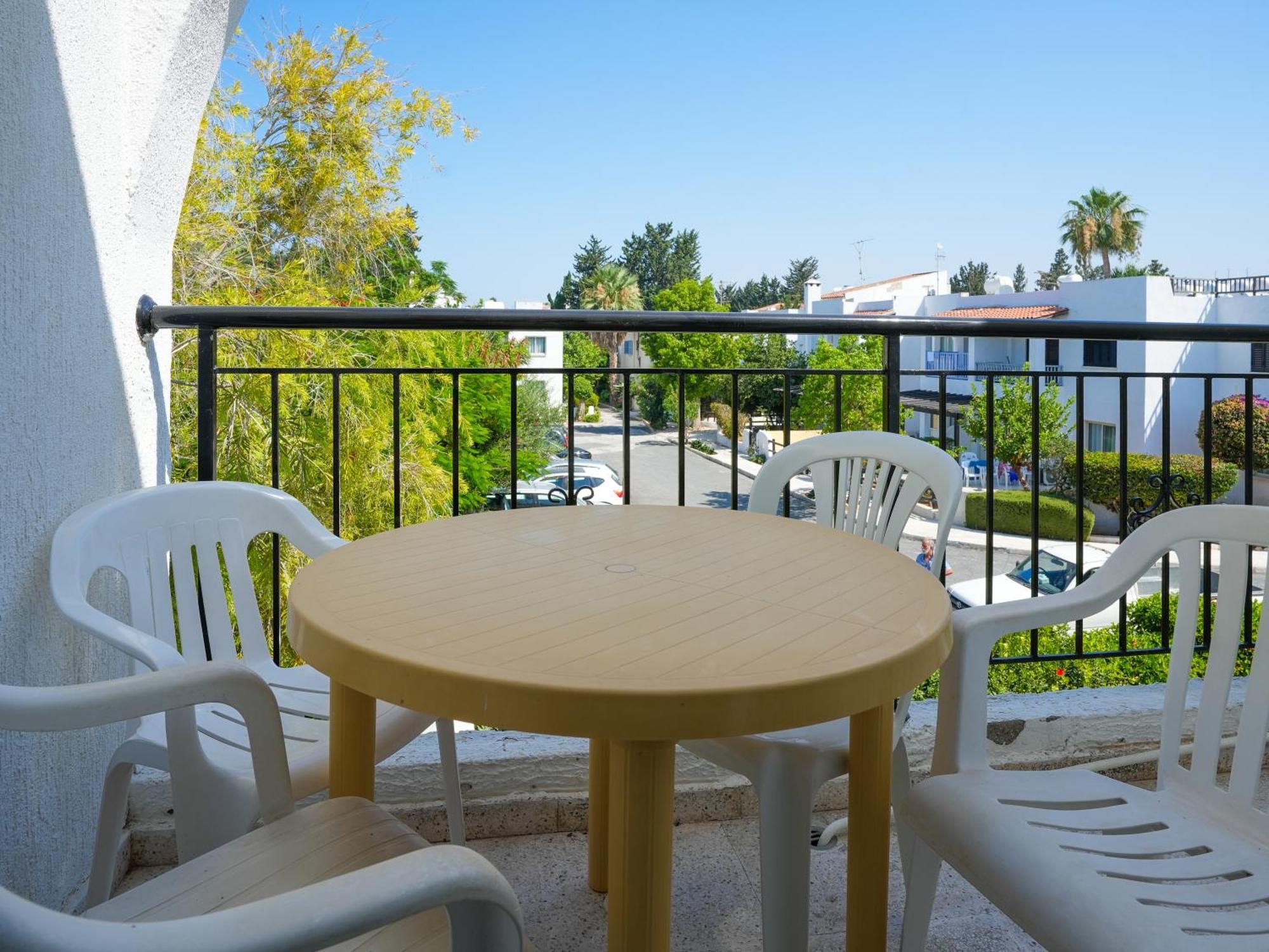 Resitour - Paphos Gardens Apartment Exterior photo